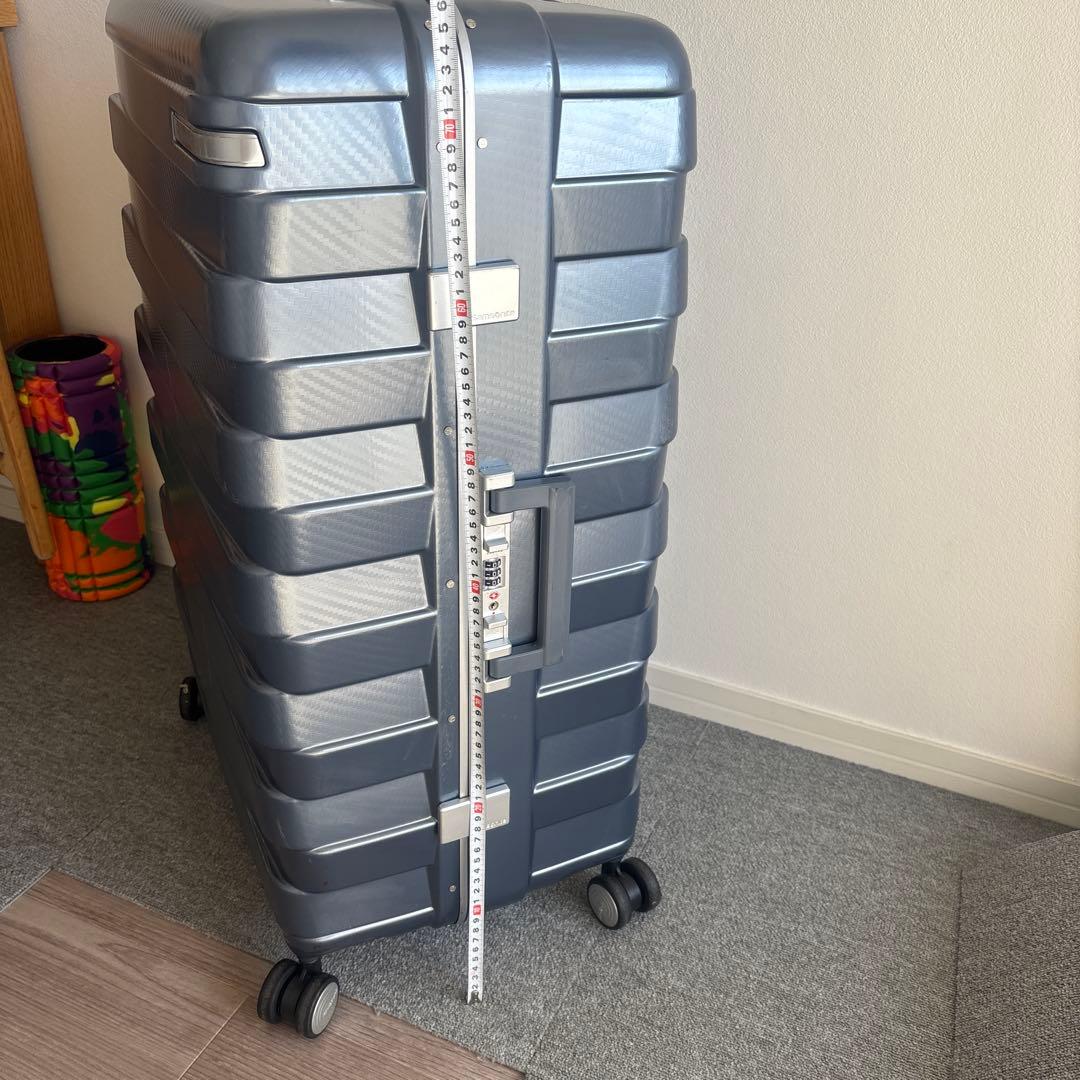 米国購入　Samsonite グレー 中型キャリーケース