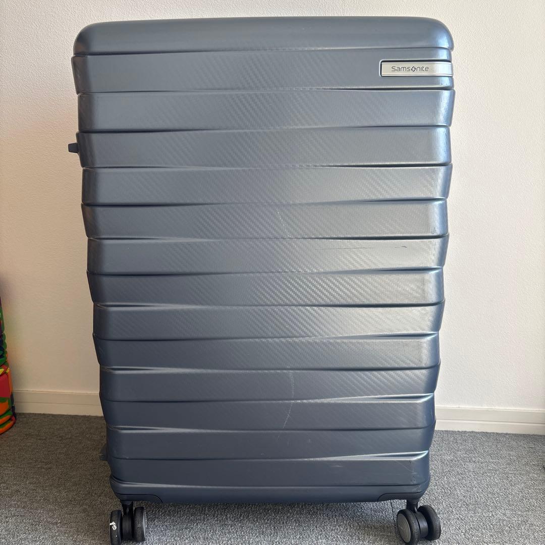 米国購入　Samsonite グレー 中型キャリーケース