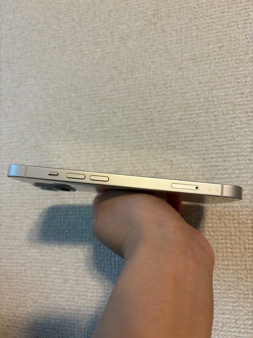 購入する前にコメントして下さい。 iPhone 13 (注意書き読んでください)