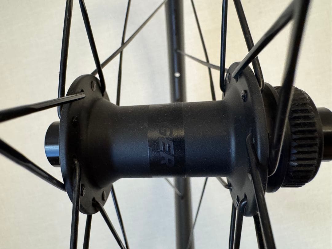 BONTRAGER AEOLUS ELITE 35 DISC チューブレス