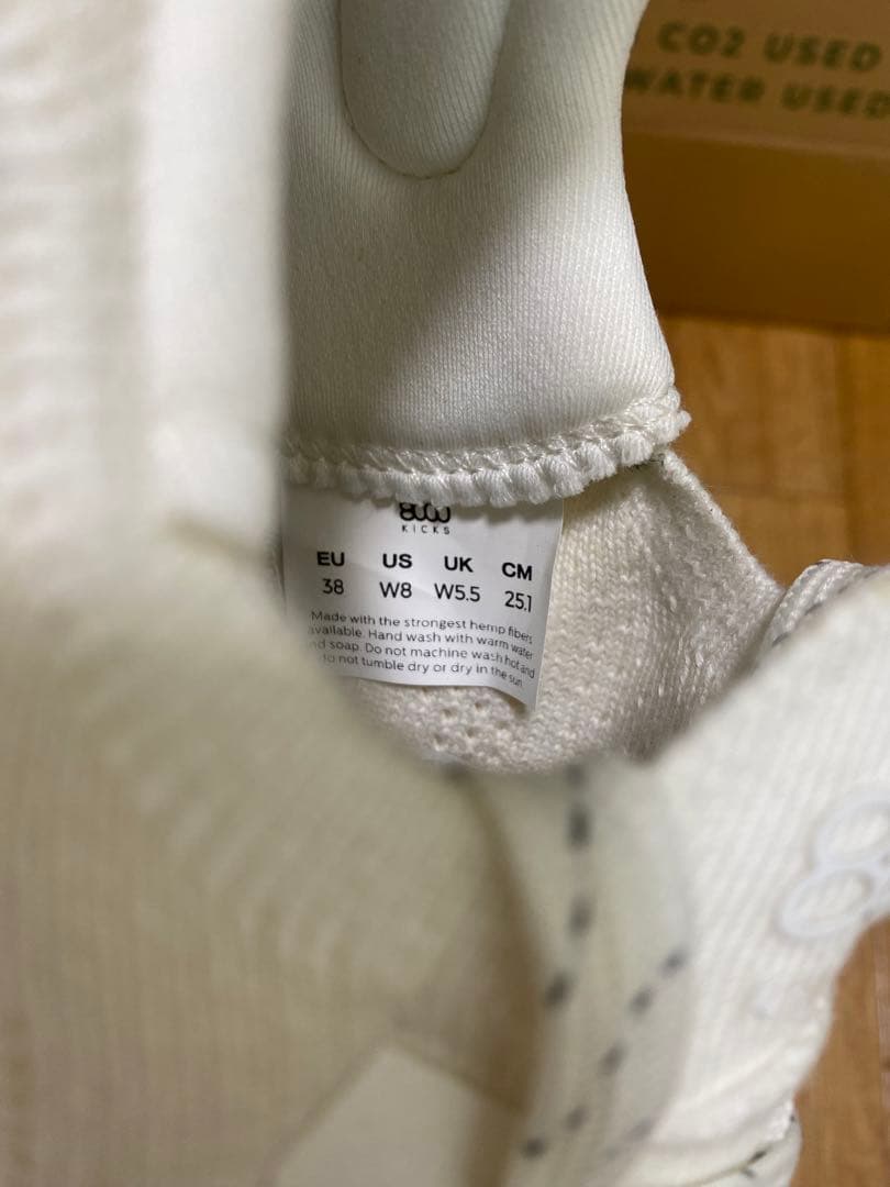 ウォーキング・ランニングウェア 8000 Kicks RUN/380/WHITE W8