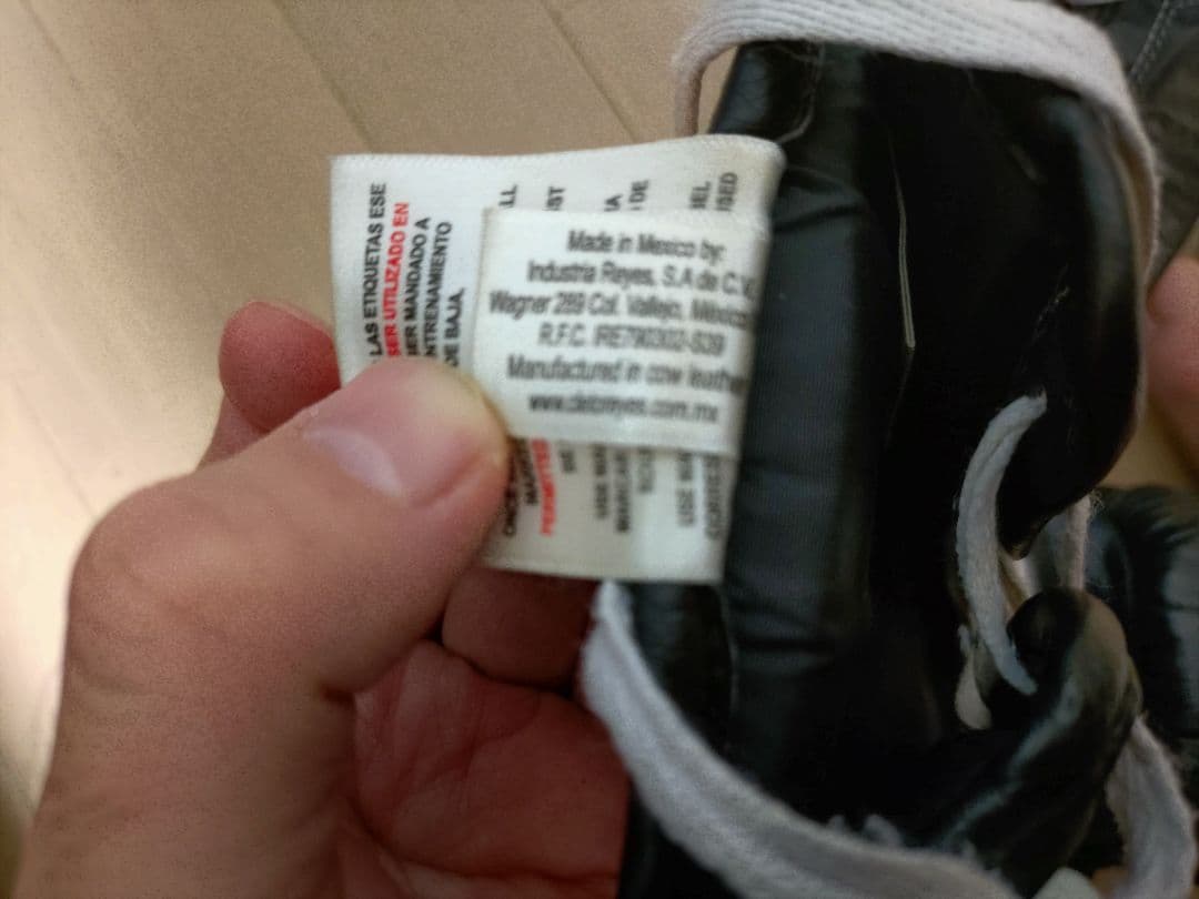 Cleto Reyes ボクシンググローブ