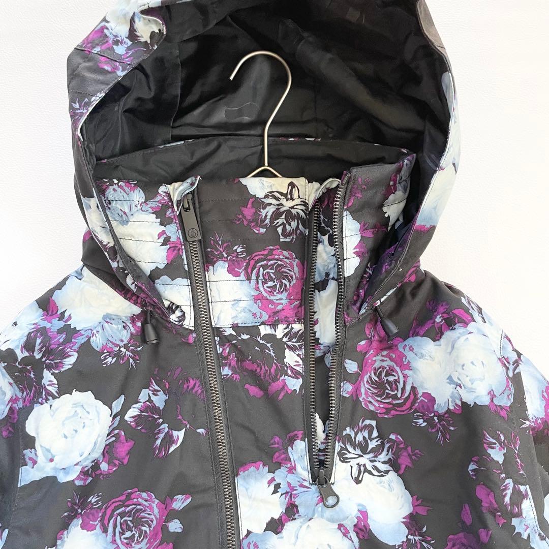 4440【新品タグ付き】ボルコム スノボウェア ジャケット 花柄 レディース 黒