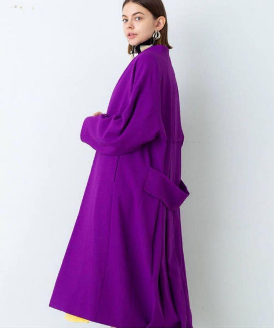 UN3D ノーカラー　プリーツ　フレア　ボタンレス　Aライン　ロングコート