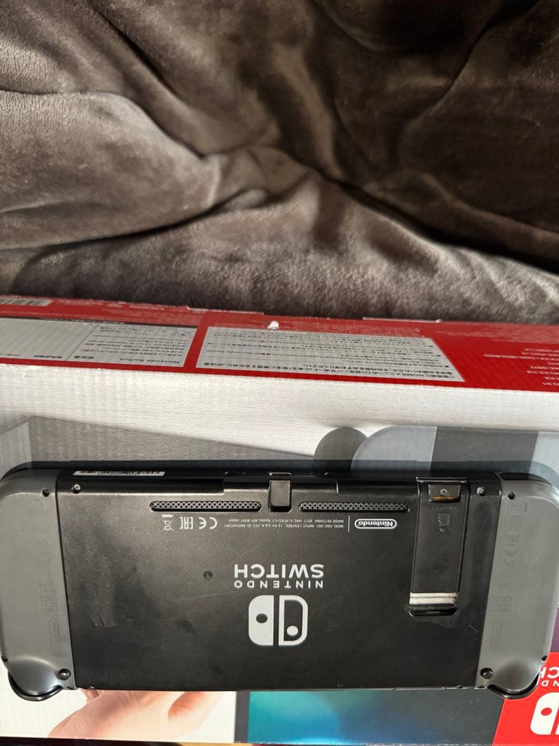 Nintendo Switch本体　付属品完備　ジョイコン4本