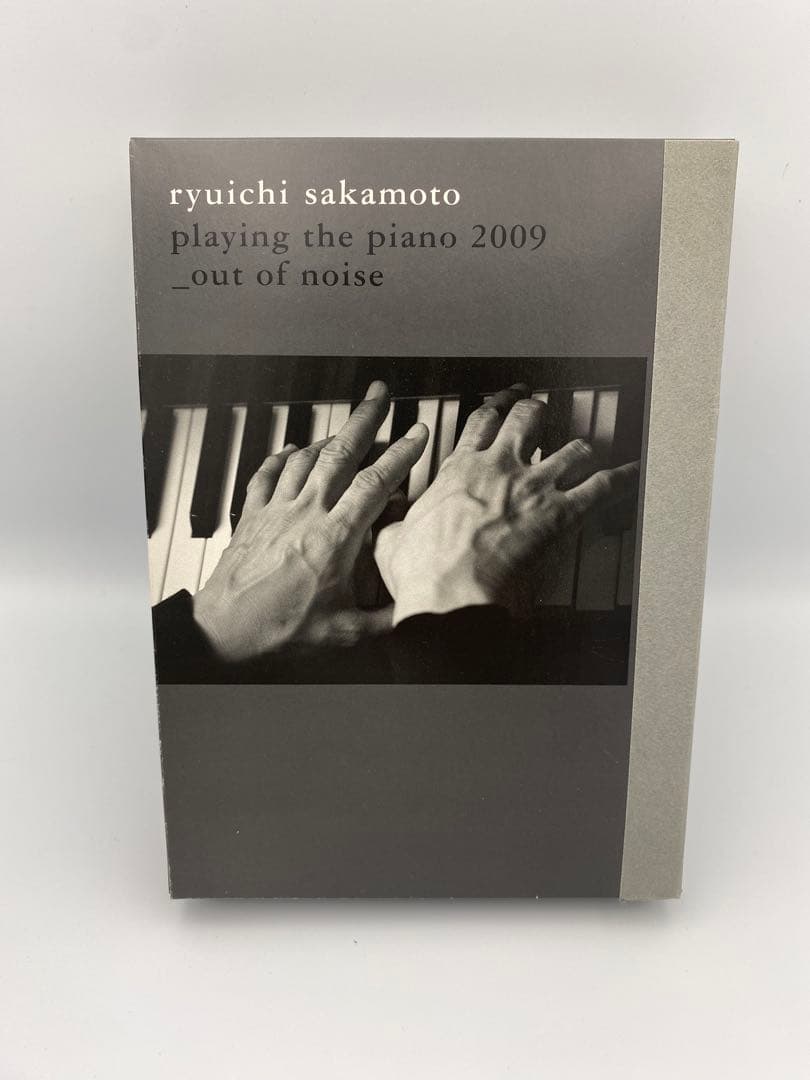 邦楽 ryuichi sakamoto playing the piano 2009