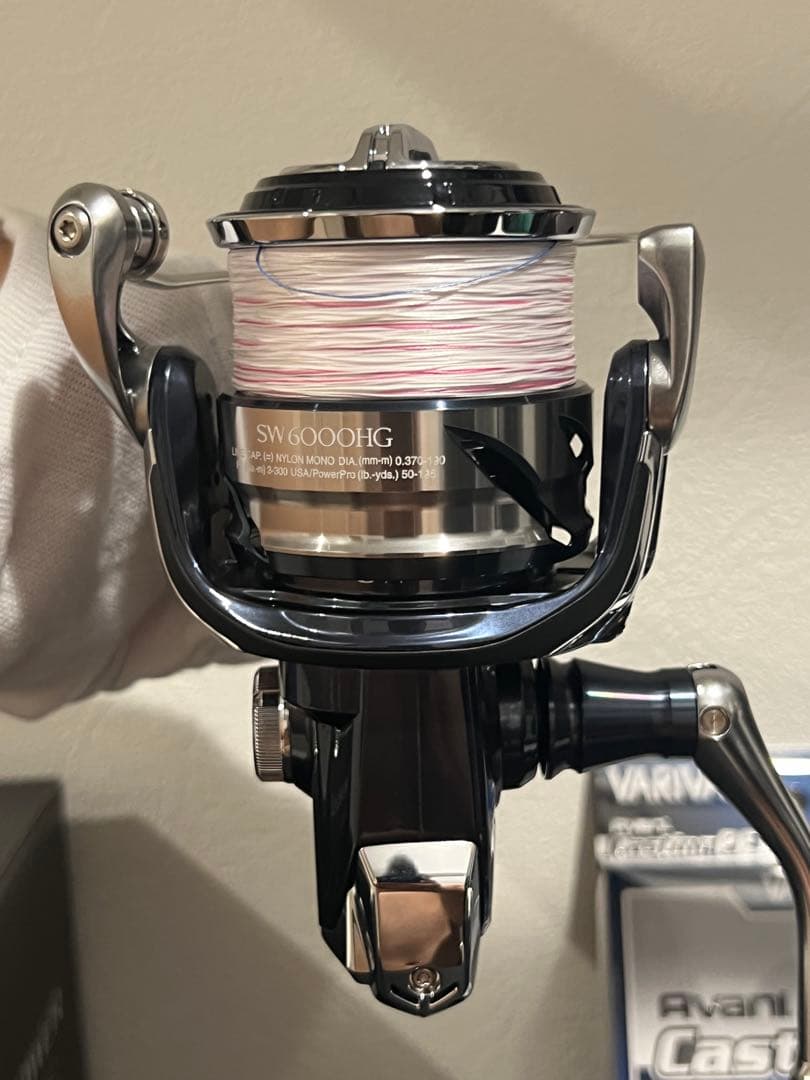 【美品】シマノ　２１ツインパワーＳＷ６０００HG 替スプール、新品ライン付き