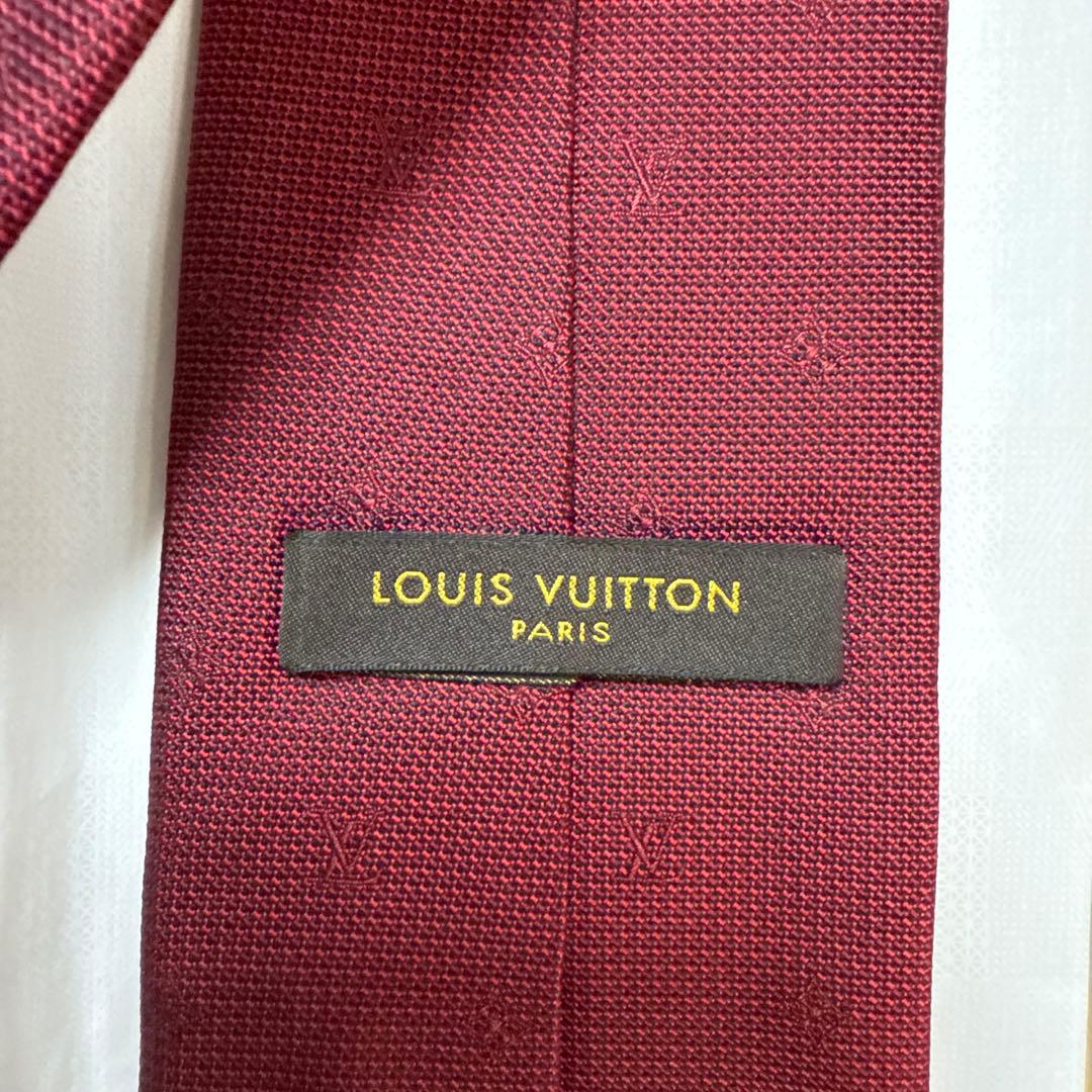 美品　ルイヴィトン　ネクタイ　赤　モノグラム　シルクジャガード