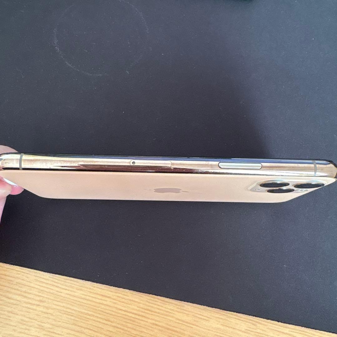 iPhone 64GB ひび割れあり