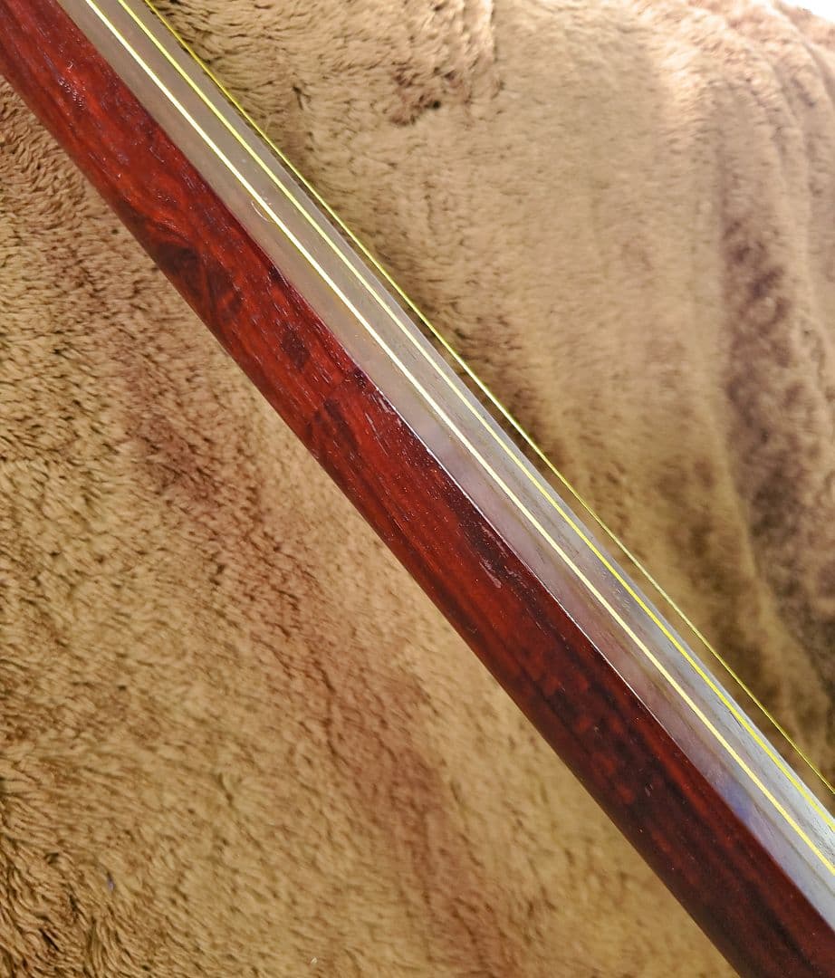 三味線　紅木 中棹 東さわり 撥 駒 長袋他 ケース付 皮破れなし 短棹 ５厘大
