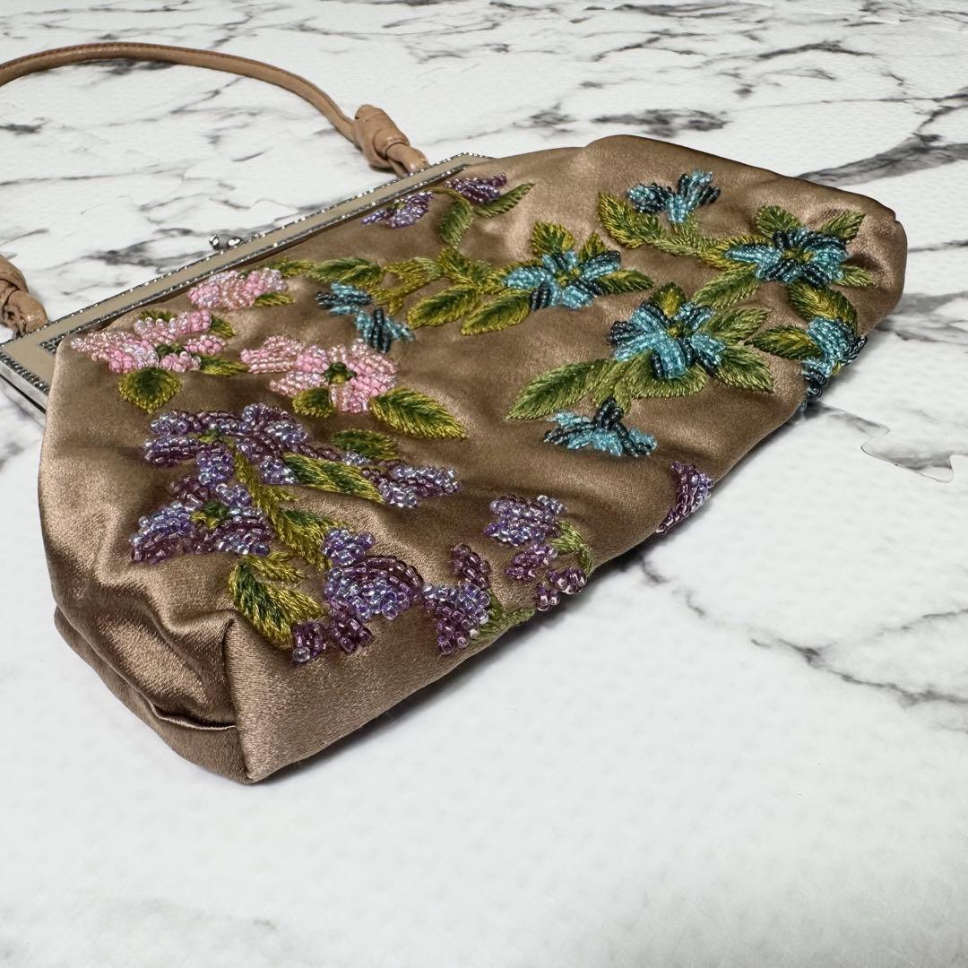 極美品◎ ヴァレンティノガラヴァーニ　パーティーバッグ　サテン生地　花柄刺繍