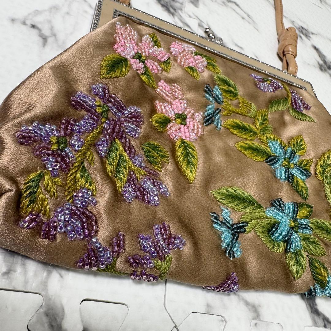 極美品◎ ヴァレンティノガラヴァーニ　パーティーバッグ　サテン生地　花柄刺繍