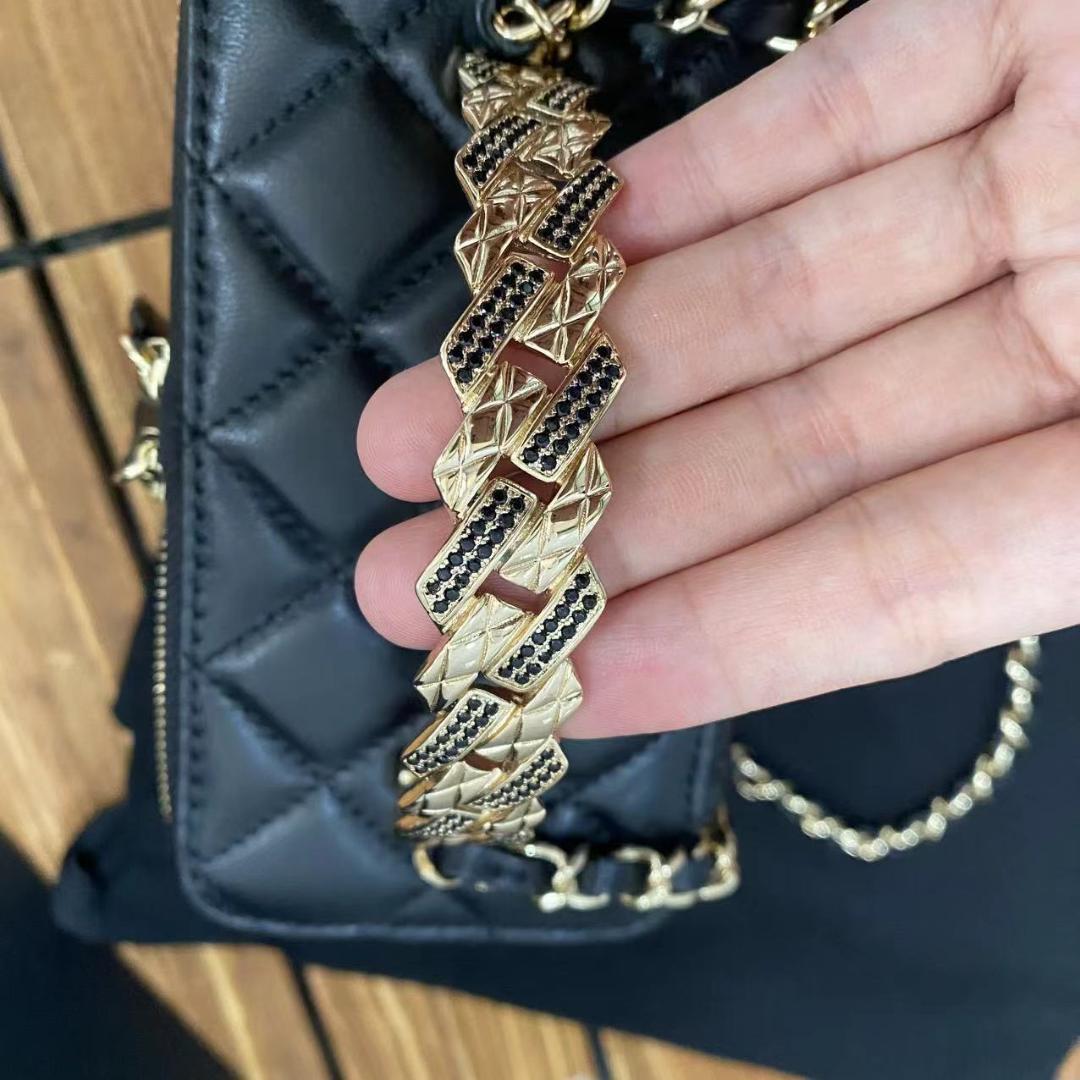 ★持ってるだけで可愛い♪】チェーン クラッチ ショルダーバッグ