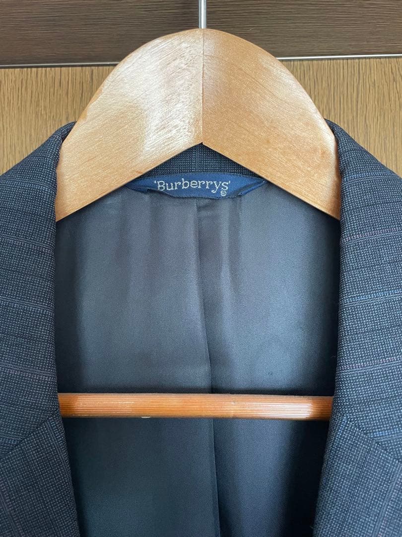《週末セール》バーバリー スーツ ネイビー ストライプ 入学式 入社式 卒業式