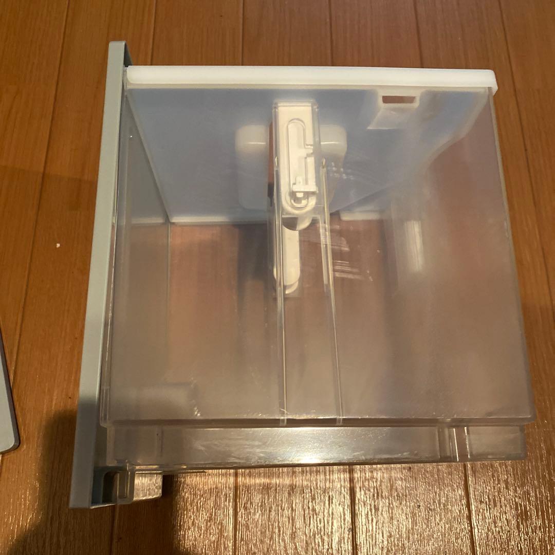 2022年製　Cado DH-C7100 除湿機 グレー