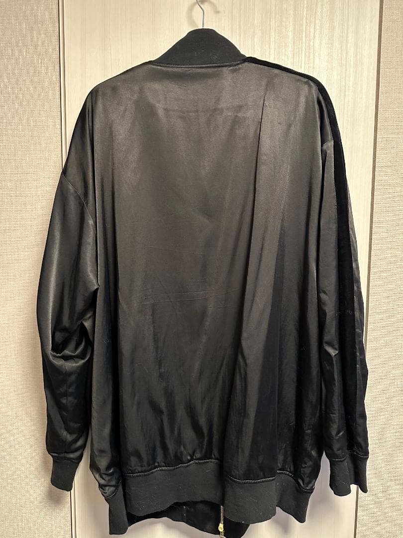 MIO YASHIRO LA TAILIER サテンジャージビッグシルエット