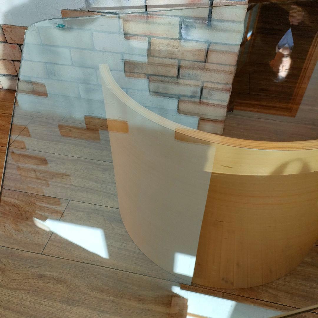 希少　北欧風　シモンズ　ガラステーブル　フィヨルド　ウェーブテーブル　モダン