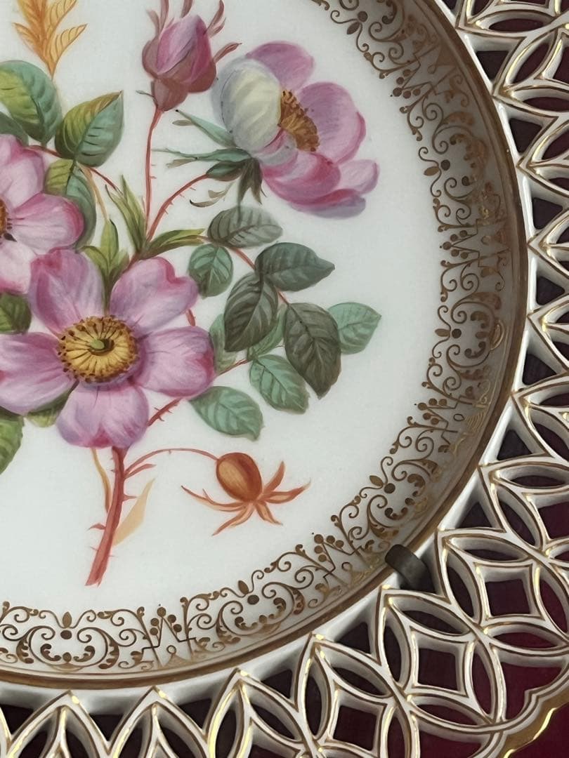 バラ 手描き 飾り皿 額装 花柄 陶器皿 金縁 透かし模様 高級品