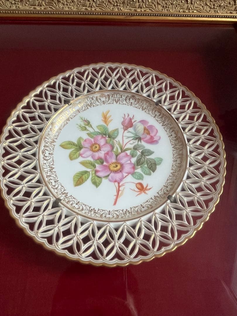 バラ 手描き 飾り皿 額装 花柄 陶器皿 金縁 透かし模様 高級品