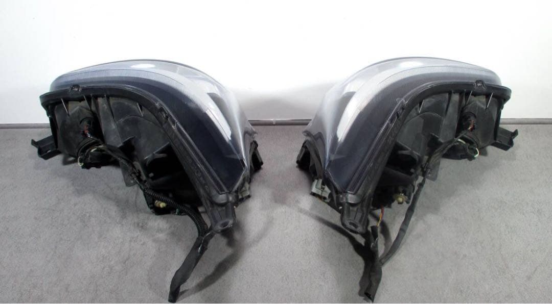 ステラ　ムーヴ 左右 純正 LED ヘッドライト 車検対応LA100F ムーブ