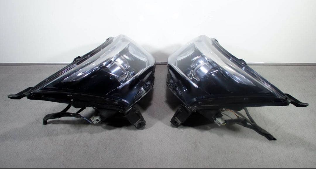 ステラ　ムーヴ 左右 純正 LED ヘッドライト 車検対応LA100F ムーブ