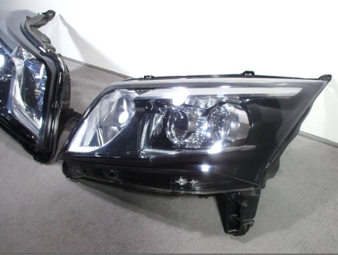 ステラ　ムーヴ 左右 純正 LED ヘッドライト 車検対応LA100F ムーブ