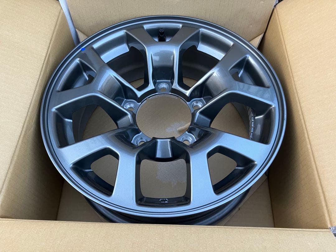 ジムニーノマド 純正ホイール 新車外し 1本のみ その１【送料込み】