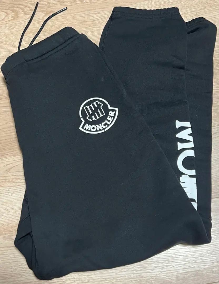 MONCLER x UNDEFEATED スウェットパンツ
