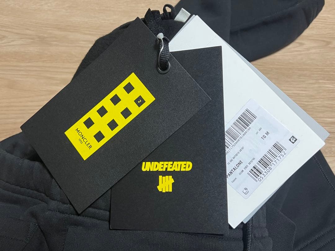 MONCLER x UNDEFEATED スウェットパンツ
