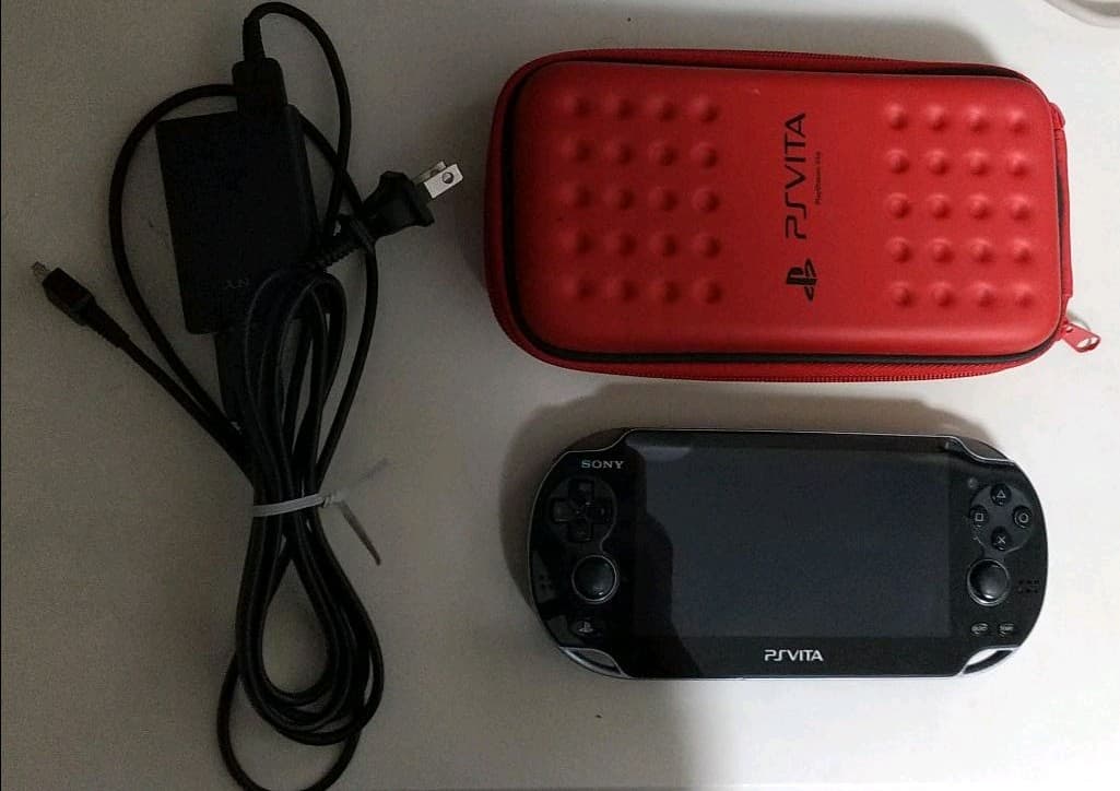 PSVita本体+人気ソフト11本セット