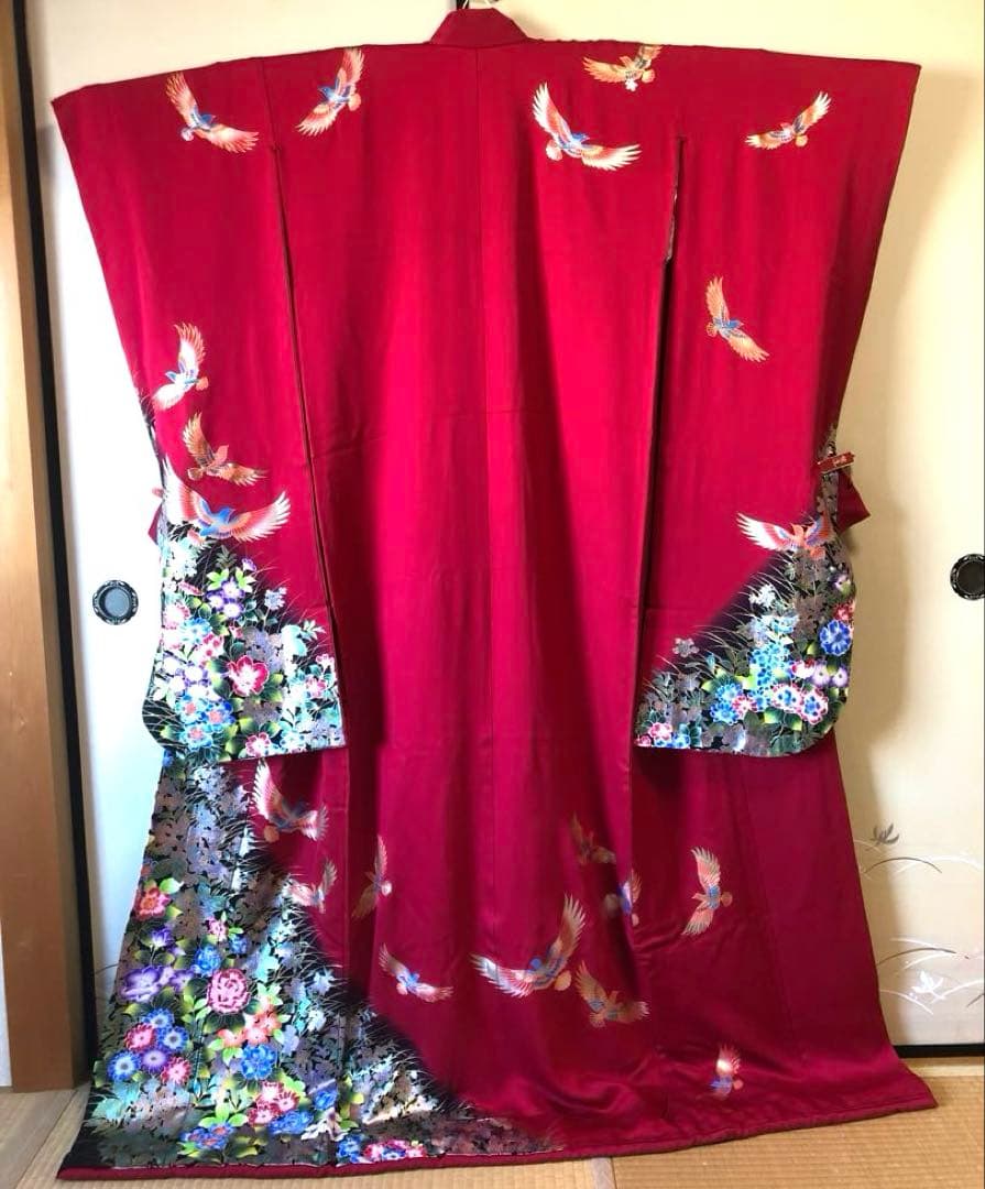 【超美品】婚礼 花嫁 引き振袖 赤 鳥花柄 フォトスタジオにて使用