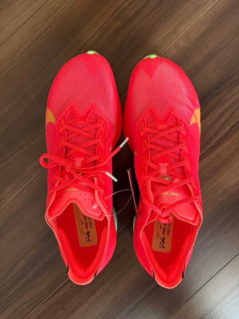 ナイキヴェイパーフライ4新品　27.0センチ