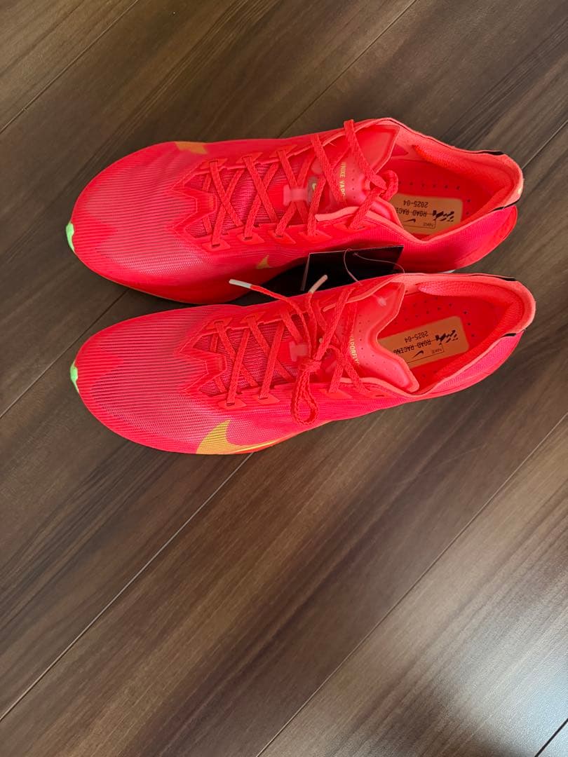 ナイキヴェイパーフライ4新品　27.0センチ