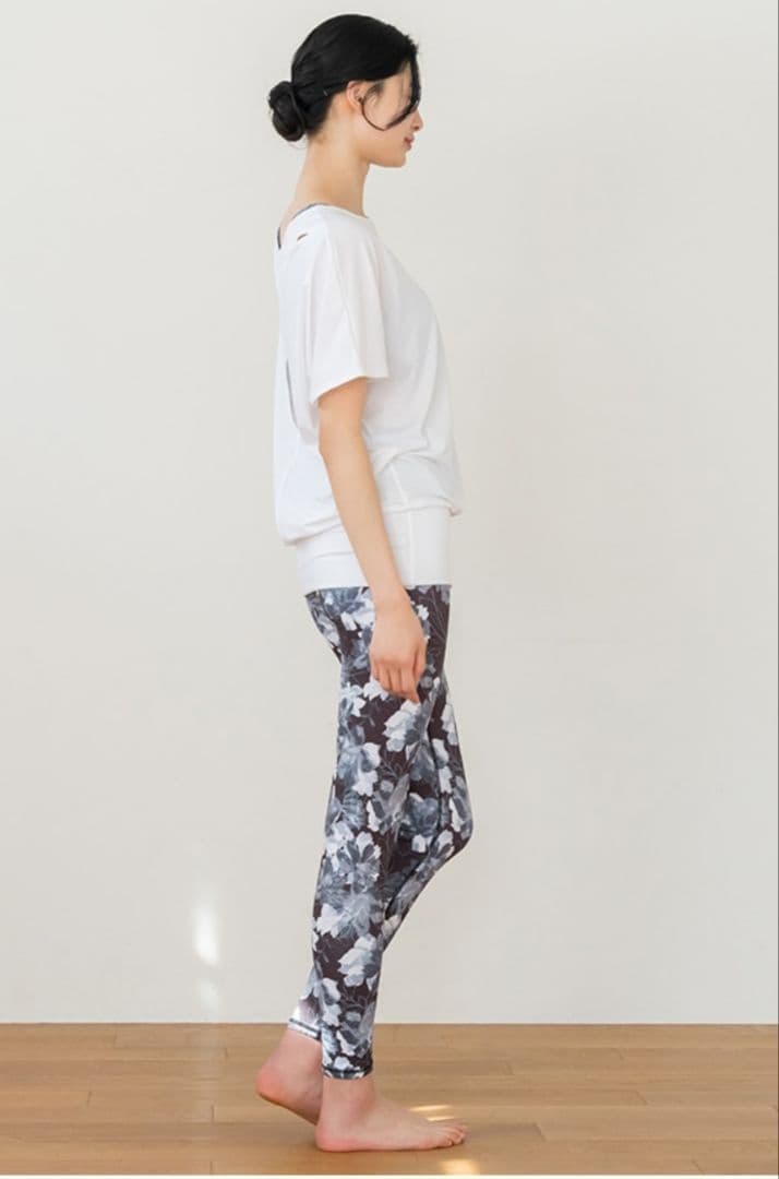 《新品未使用》【最終価格】ヨガウェアセットスカーラ　L サイズ　SUKALA