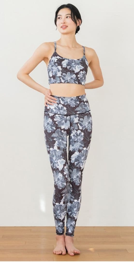 《新品未使用》【最終価格】ヨガウェアセットスカーラ　L サイズ　SUKALA