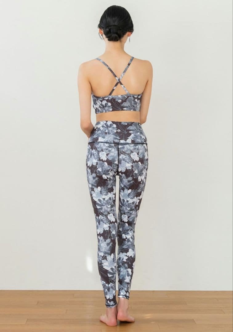 《新品未使用》【最終価格】ヨガウェアセットスカーラ　L サイズ　SUKALA