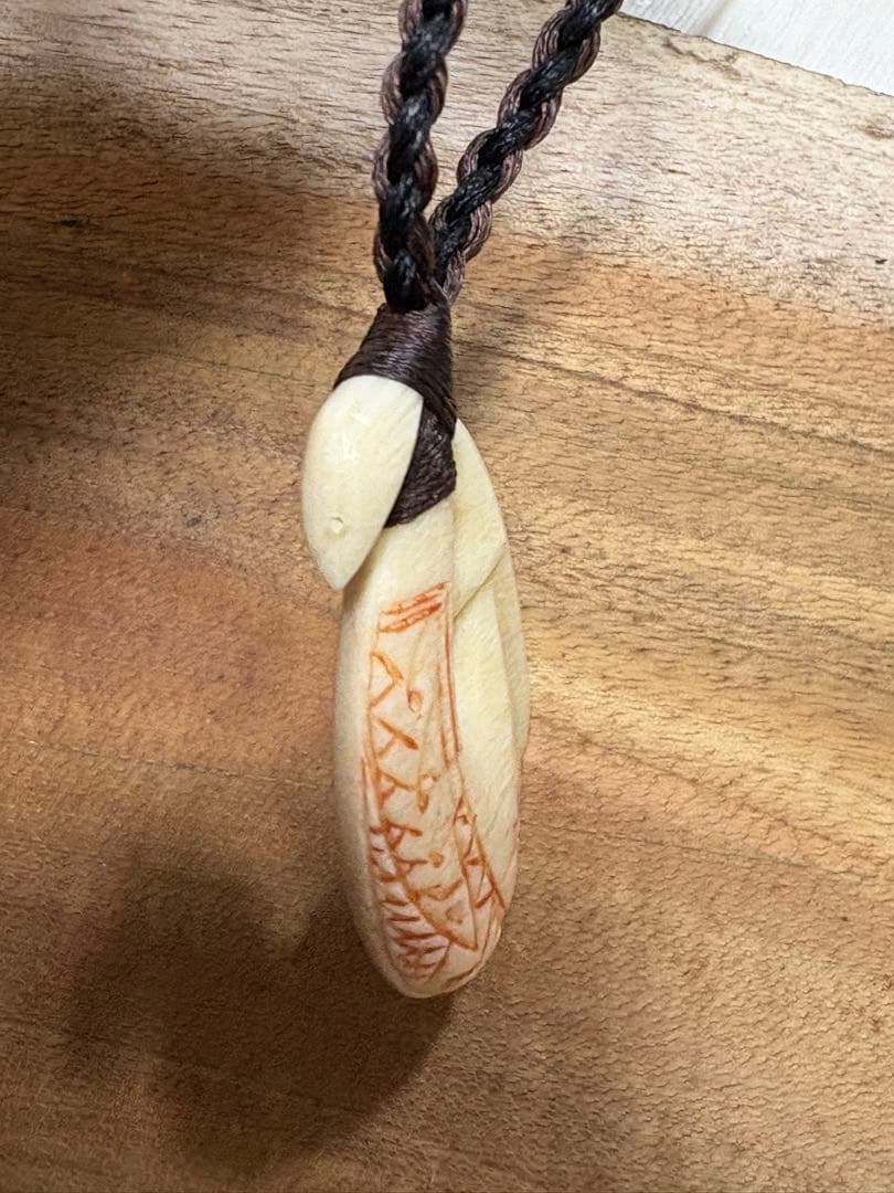 ボーンカービングネックレス(sw62)マッコウ