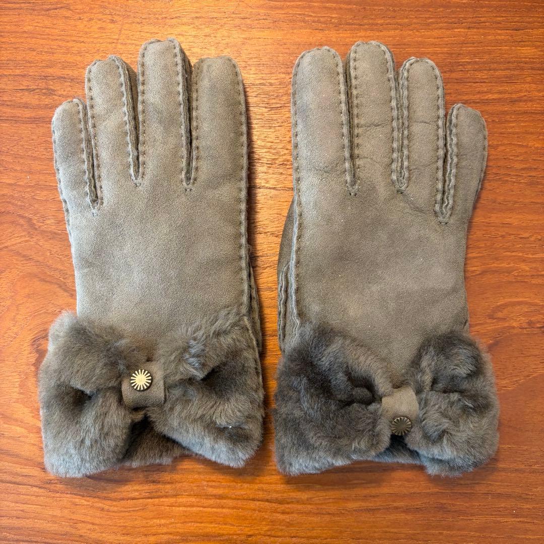 【未使用美品】UGG SHEEPSKIN BOW GLOVE グローブ 手袋
