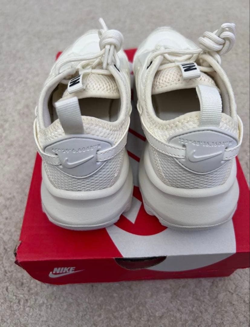 ★新品未使用★ NIKE ナイキ　スニーカー　TC7900 22.5cm