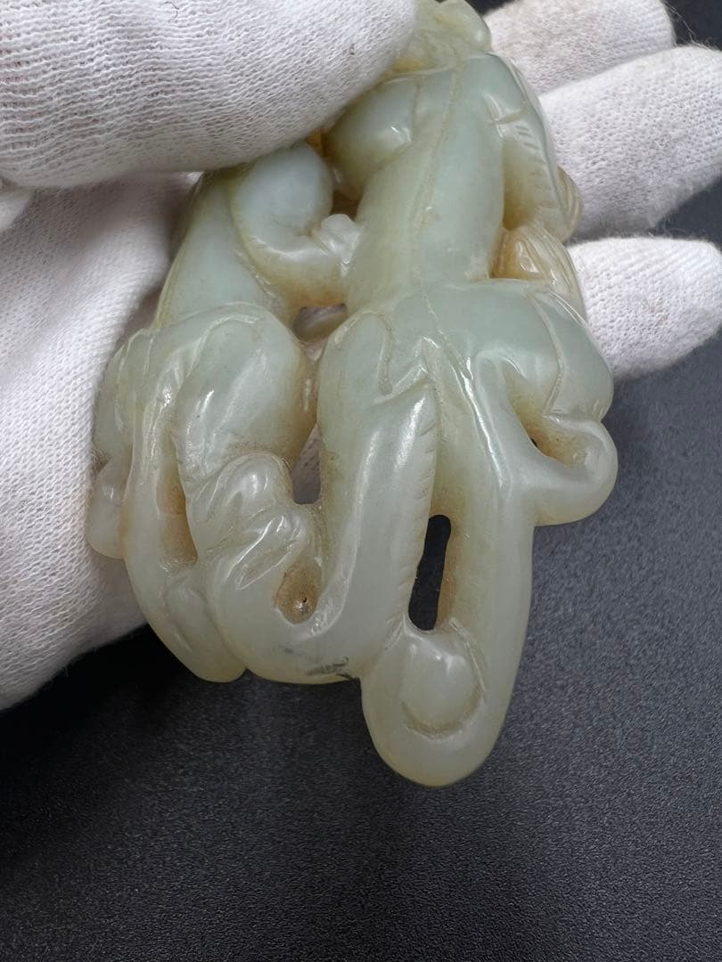 水芙蓉樣專用 玉佩 玉製品 雕刻 根付 飾り物 中国古美術 重さ約64g