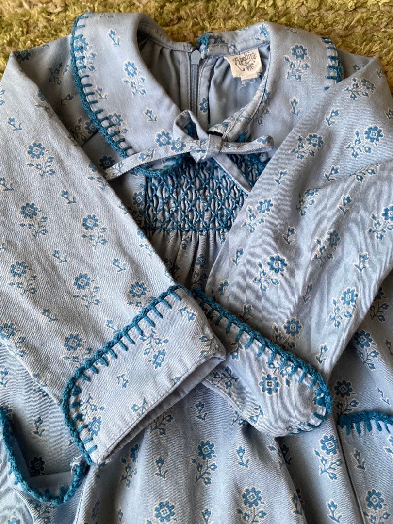 アポリナ　nola dress ３-５Ｙ