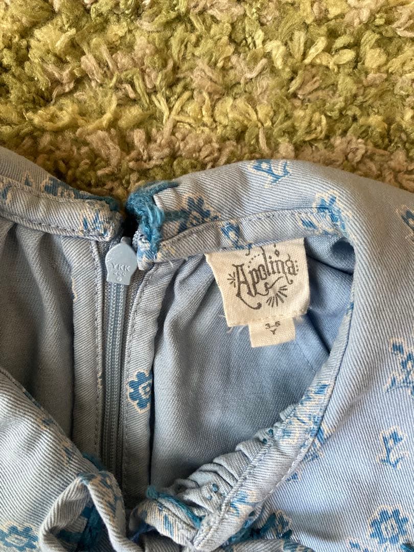 アポリナ　nola dress ３-５Ｙ