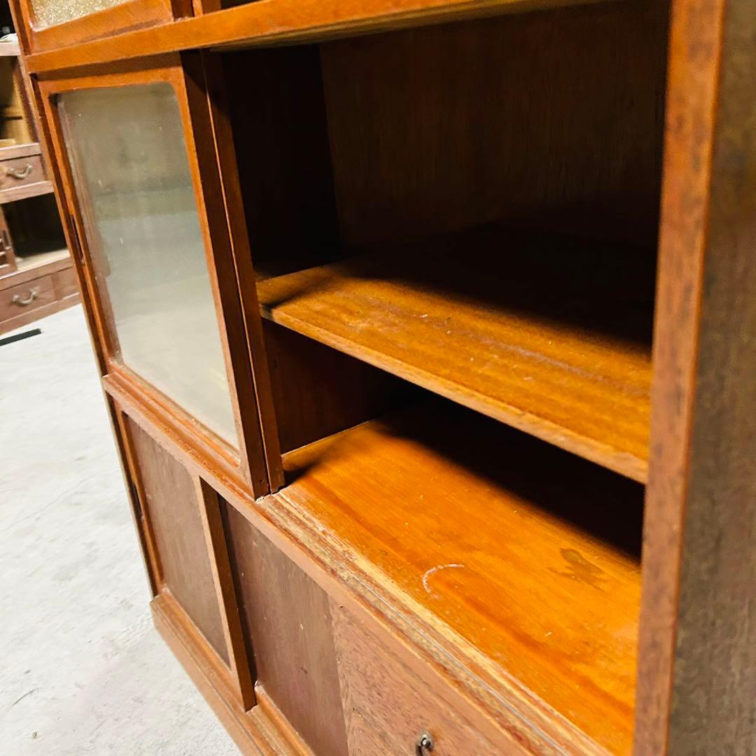 アンテーク、木製ガラス扉付き箪笥 引き出し3つ