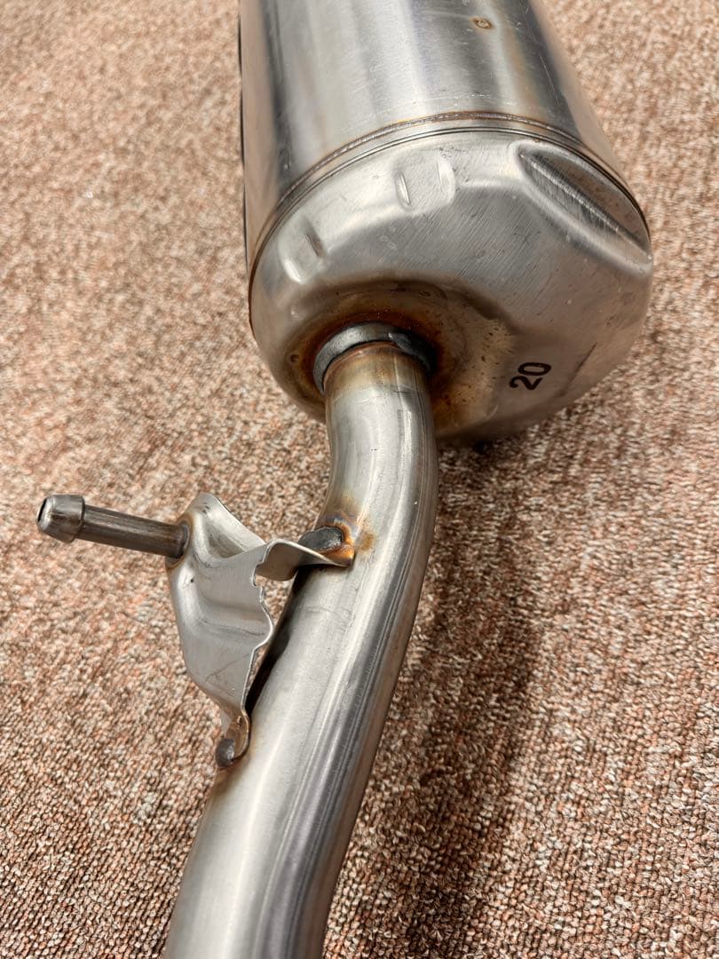 新品 プリウスα 純正マフラー トヨタ 13715 FUTABA 部品セット