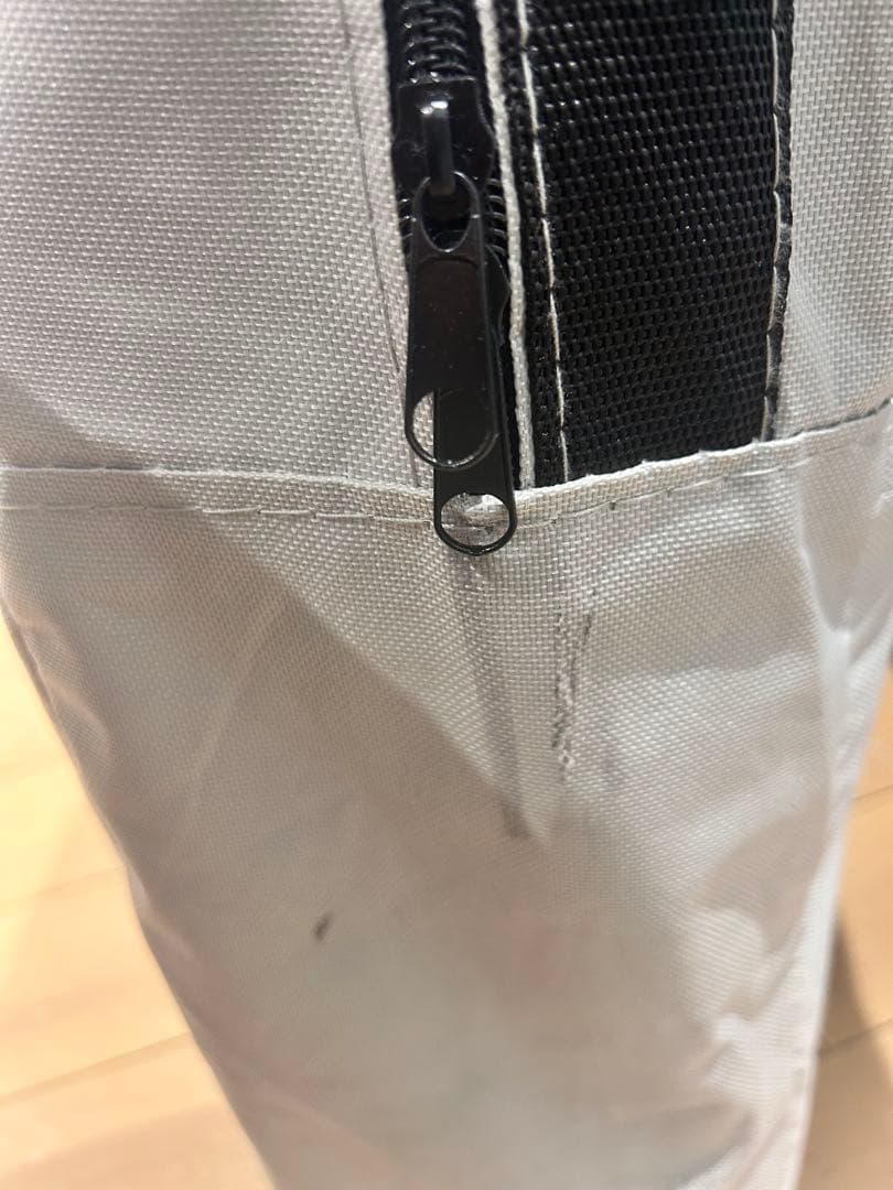 折りたたみ　施術ベッド　使用回数５回の美品！　マッサージベッド