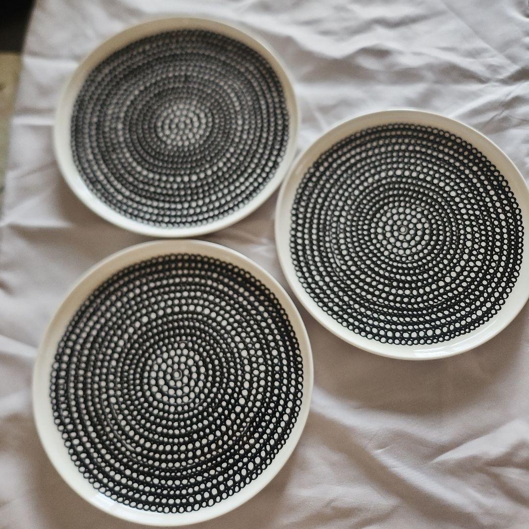 marimekko 黒と白の円形模様皿3枚セット