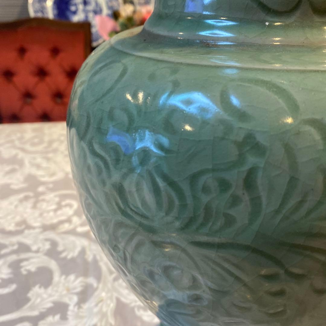 専用　中国古玩　陰刻草花文青磁花瓶