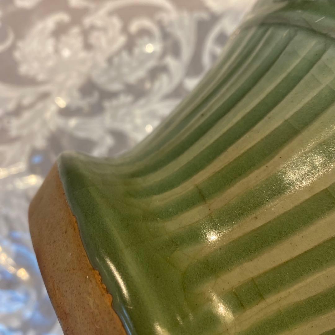 専用　中国古玩　陰刻草花文青磁花瓶