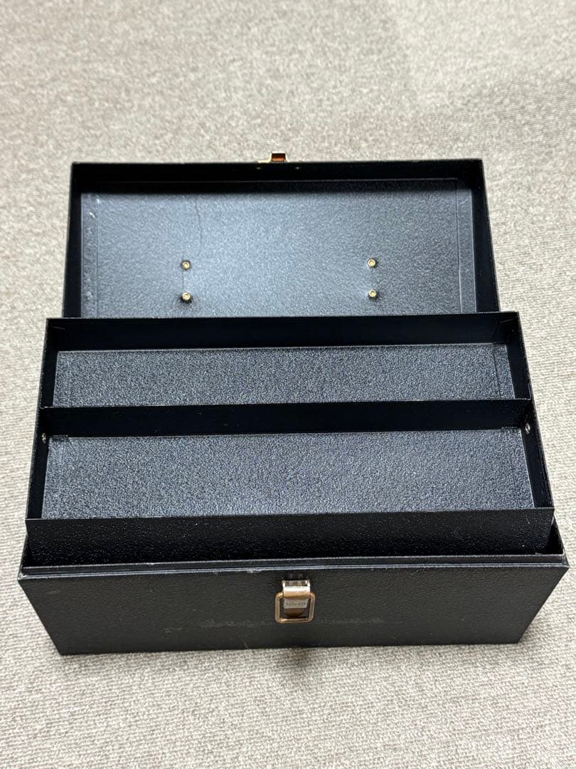 ブライトリバー　タンク　タックルボックス