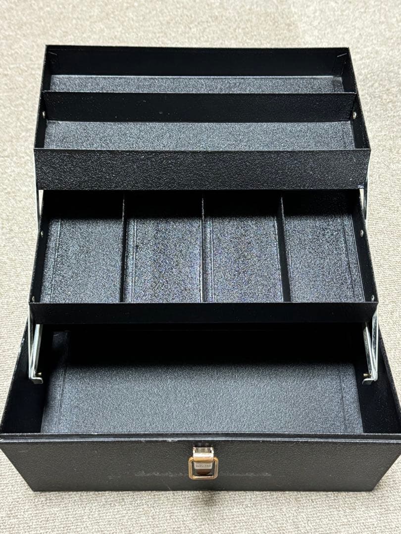 ブライトリバー　タンク　タックルボックス